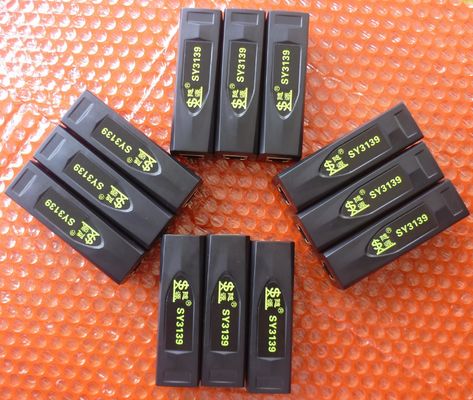 26*26*95mm RJ45 POE 1000 경전 보호기 48V 라인 전압에서 번개 보호기
